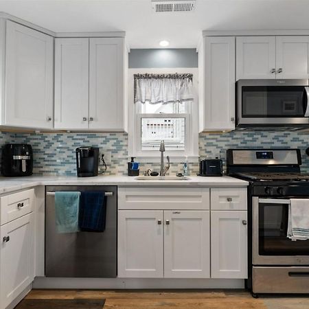 Newly Renovated 4 Bedroom Home Only 2 Blocks From The Beach! Wildwood Exteriér fotografie