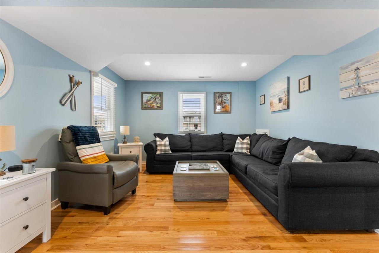 Newly Renovated 4 Bedroom Home Only 2 Blocks From The Beach! Wildwood Exteriér fotografie